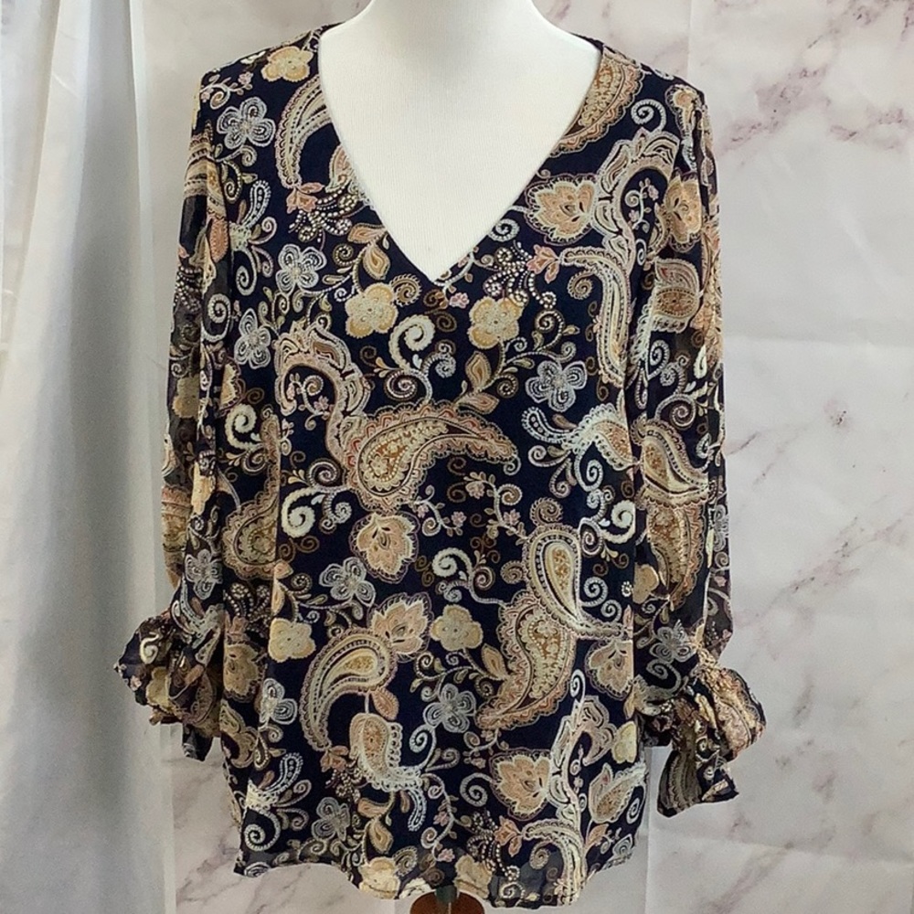 NWT Vince Camuto Ladies' V-Neck Top